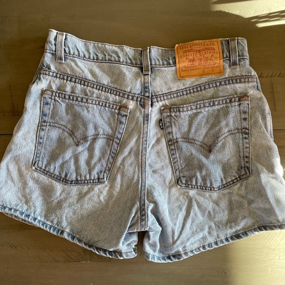 Vintage 90’s Exposed Button Fly Denim Levi’s Shorts Black Tab size 2/4 - Picture 2 of 5